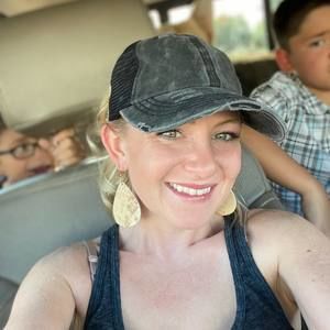 Meet your Posher, Lauren